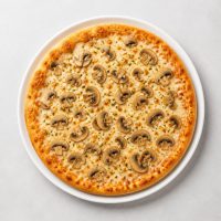 31. Pizza Champignons