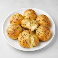 Pizzabrötchen Mit Käse gefüllt