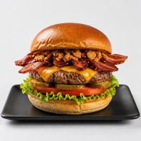 S3. BBQ Knuspriger Bacon Schmiede Burger